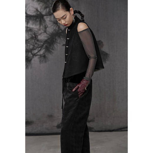 【定制现制作款，下单7-10天发货】新年新衣  凝冬·羊毛对襟马甲  简约时尚气质款 商品图3