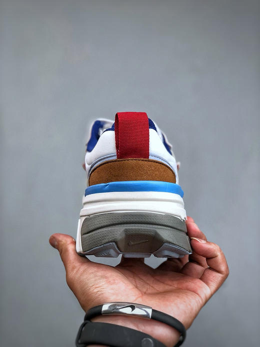 秋冬特惠💰340 Nike V2k Runtekk "Summit White Metallic Silver'' 减震防滑低帮 复古老爹鞋跑步鞋 鞋款被命名为 Runtekk 设计 商品图6