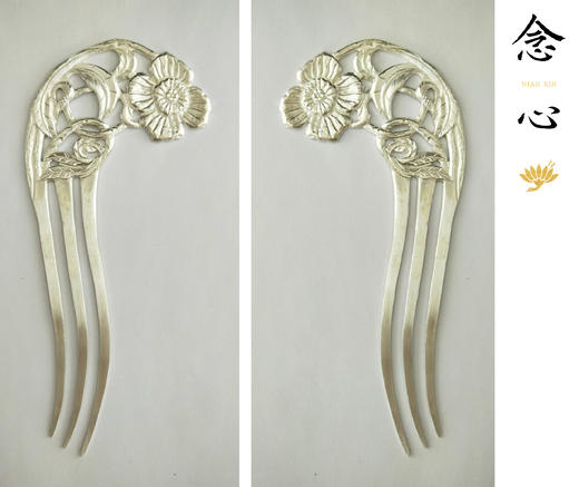 錾刻山茶花银色发簪 商品图1