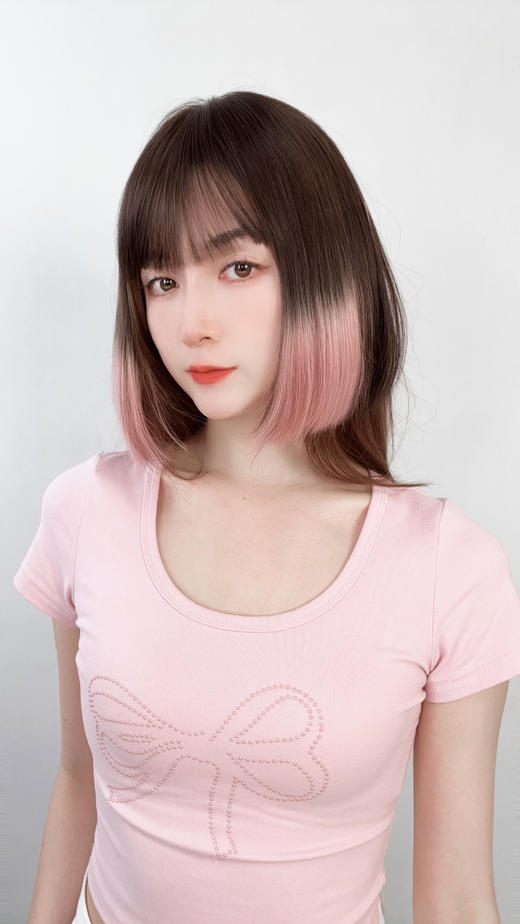 经典黑长直姬发式公主切，打破长发固有的沉闷印象； 商品图3