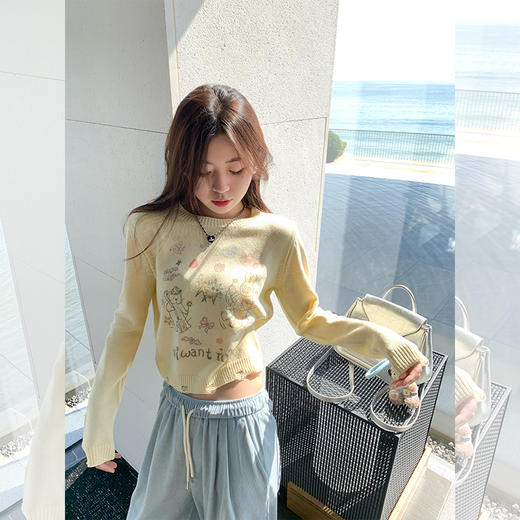 <曾小咸推荐>现货秒杀！最后一波 ！百搭米黄色印花圆领短款针织衫 日常149.99 立减90 秒杀59.99！ 商品图1