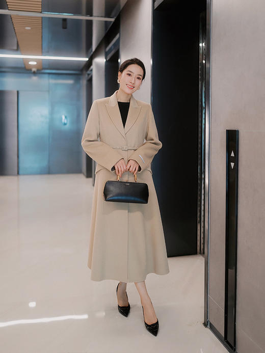 “赫本衣橱”优雅气质款 超大裙摆 收腰款大衣 商品图3