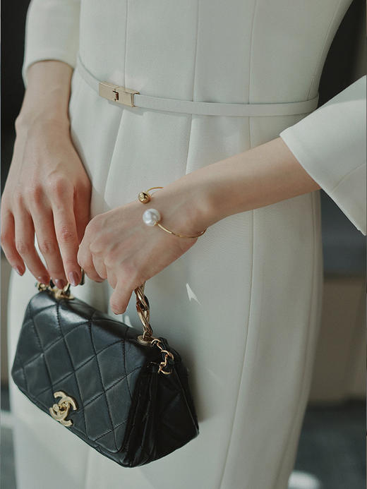 “赫本衣橱”质感通勤 花瓣方领设计 七分袖连衣裙 商品图4