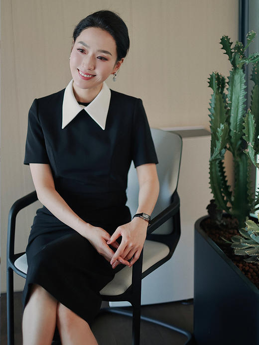 “赫本衣橱”质感通勤 可拆领设计 短袖长款连衣裙 商品图1