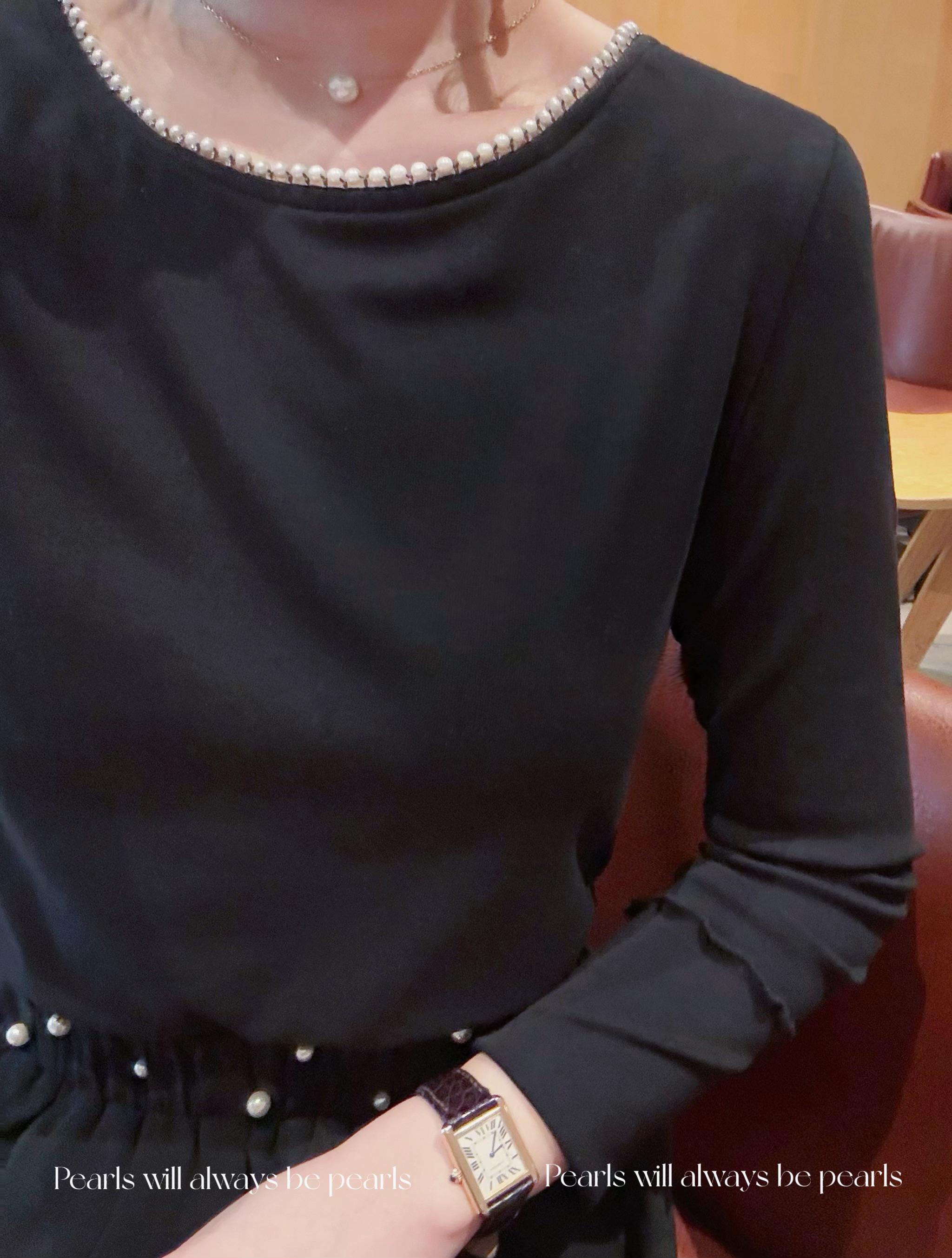 星月流转 珍珠如项链点缀于衣领 高档天丝针织面料T恤 黑色