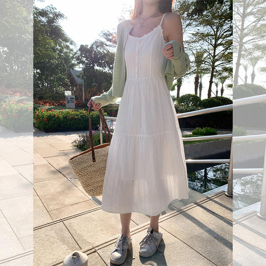 <曾小咸推荐>【现货】温柔气质初恋感白色吊带连衣裙 商品图1