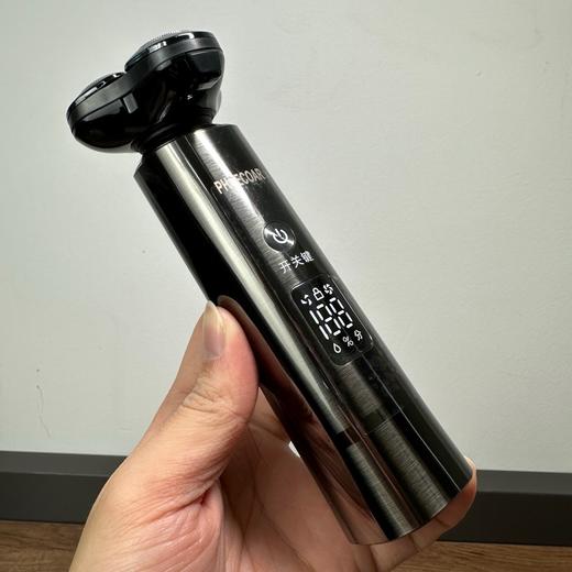 菲科亚全身水洗IP7X防水三头剃须刀不锈钢机身高配版 商品图3