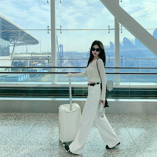 <曾小咸推荐>V领修身短款针织衫 日常149.99/件 立减90 秒杀59.99/件！！ 商品图4