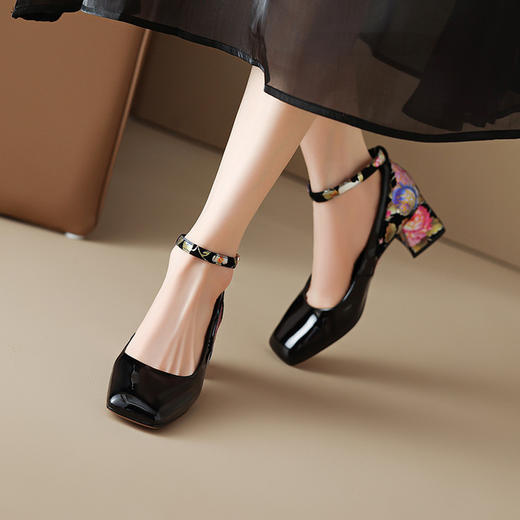 【预售5天】黑色印花粗跟浅口一字扣单鞋，牛皮配旗袍高跟鞋HYT&F-264-1 商品图2