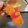 现货❤️迪家限定｜日本小众设计师Gente*小熊维尼可爱包挂钥匙挂🐻！盒子后配 商品缩略图9