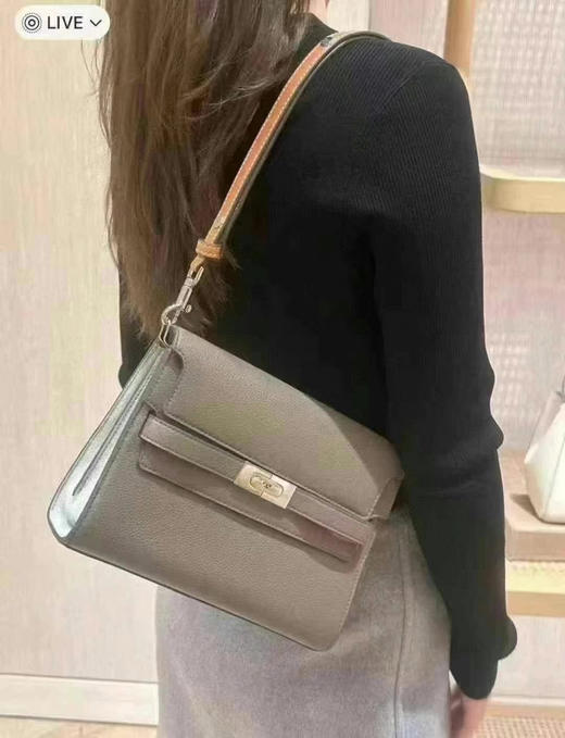 ¥4680🉐这个神仙灰色终于有货啦‼️ TB 省大米的时刻！国内8000➕ Tory burch新款lee radziwill单肩包 年后发 商品图2
