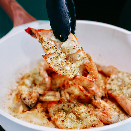 【冰冻黑虎虾王 镇桌硬菜】非盐冻 有冰衣 个头大 肉质紧实鲜甜 活虾锁鲜 白灼、盐烤、红烧都好吃～ 商品图7