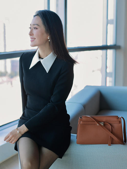 “赫本衣橱”质感通勤 可拆领设计 长袖中长款连衣裙 商品图1