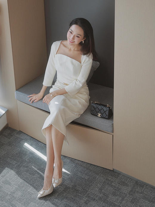 “赫本衣橱”质感通勤 花瓣方领设计 七分袖连衣裙 商品图1