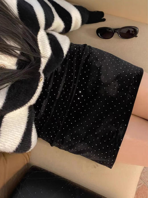 【YW】无忧购韩系ins风温柔甜美丝绒烫钻高腰显瘦小个子半身裙（截单后7天发货)25年清仓捡漏 商品图1