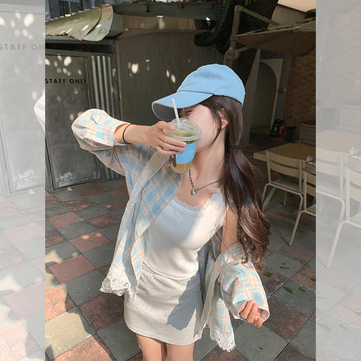 <曾小咸推荐>3.28现货秒杀 ！微信超特价！下摆拼接蕾丝边蓝色格子衬衫 日常169.99 立减80 秒杀89.99！ 商品图1