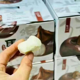 【马蹄】
“地下雪梨”，水润清甜，鲜嫩少渣，滋润心田，可做炖汤、甜点、炒菜，老少皆宜，美味不单调