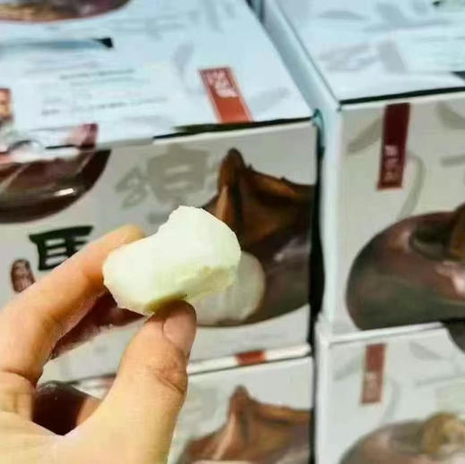 【马蹄】
“地下雪梨”，水润清甜，鲜嫩少渣，滋润心田，可做炖汤、甜点、炒菜，老少皆宜，美味不单调 商品图0