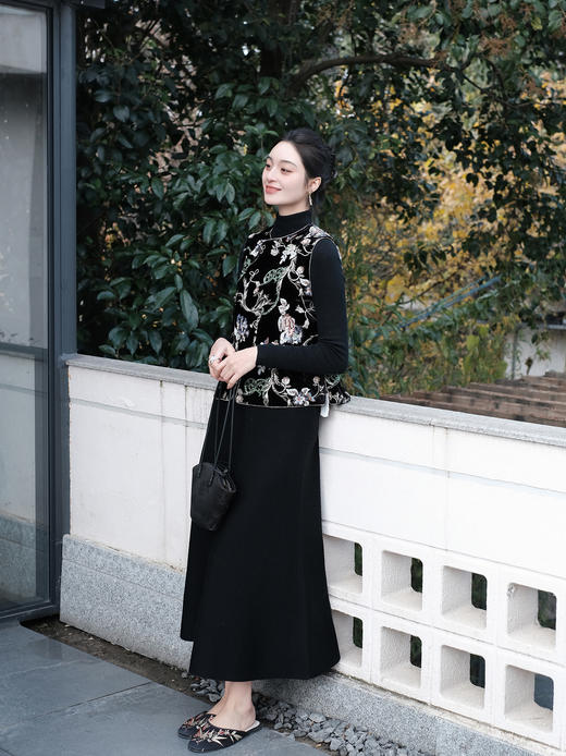 盛唐牡丹 |真丝加密缎亮片串珠偏襟马甲 商品图13