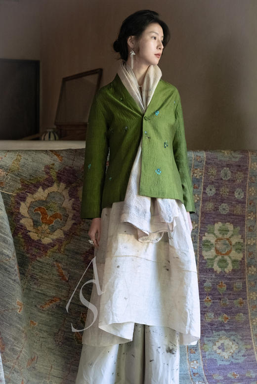 Maku 松绿色手织真丝刺子勾绣短外套 商品图1