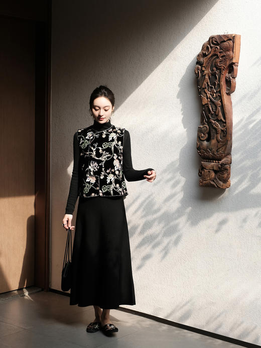 盛唐牡丹 |真丝加密缎亮片串珠偏襟马甲 商品图12