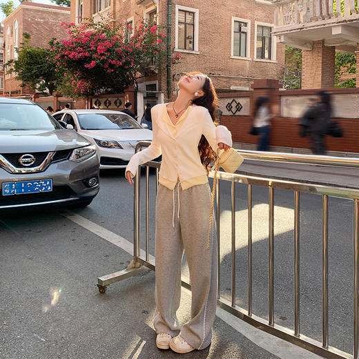 <曾小咸推荐>现货秒杀 ！微信超特价！白拼黄短款假两件长袖 日常159.99 立减80 秒杀79.99！！ 商品图2