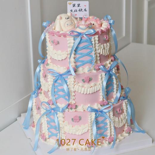 1027CAKE |复古裱花 三层蛋糕 玉桂狗 三丽鸥 丝带芭蕾风 商品图0