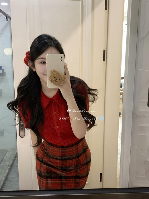 Read Nameless /高品红色康宝莱短袖毛衣+掐腰红格子裙2025/1/13 商品图12