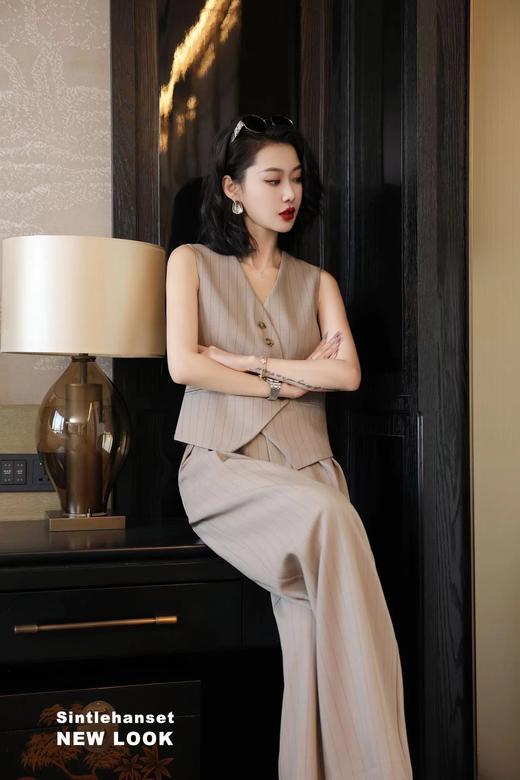 条纹马甲套装 商品图2