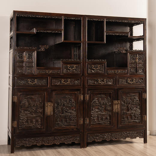 清乾隆 紫檀高浮雕山水人物图博古柜（一对） 商品图0