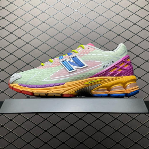 秋冬特惠💰390 New Balance M1906系列 新百伦复古休闲跑步鞋 商品图0