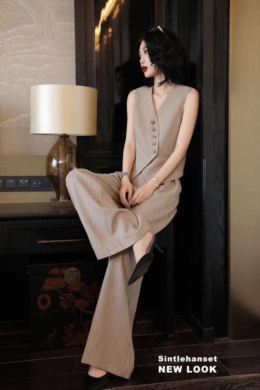 条纹马甲套装 商品图1