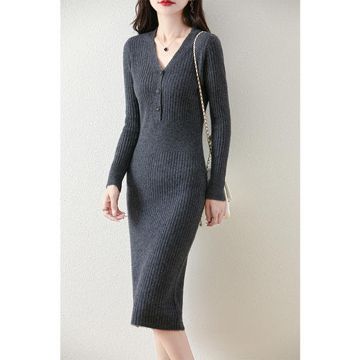 丁摩 半开V领纯羊毛连衣裙女秋冬新款中长款修身打底裙气质紧身羊毛裙5ZF-11227 商品图8