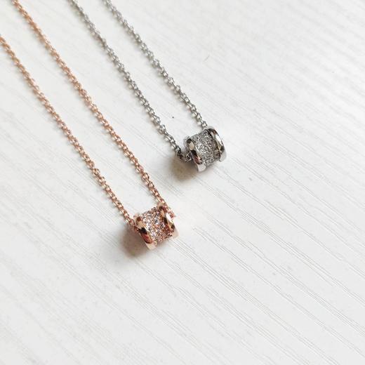 D011213简约精典的弹簧造型小蛮腰满钻项链 商品图2