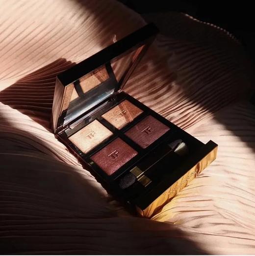 D011243醉火的四色眼影！拥有它每个仙女都仙气飘飘！颜值质感非常高极！ 商品图9