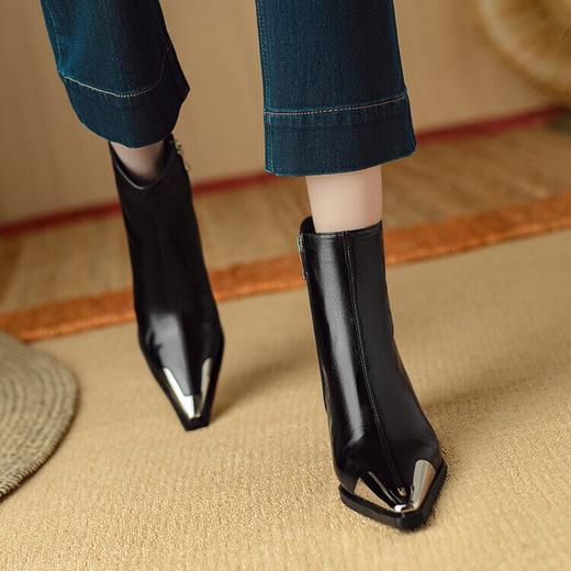 【预售5天】牛皮金属尖头粗跟时装靴，高跟鞋加绒显瘦时尚短靴DB&M6061 商品图3