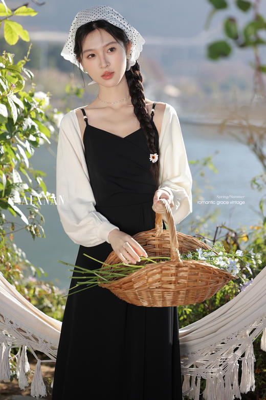 【6折秒杀】鹿向南「春拟情书」黑色吊带连衣裙L52807 商品图5