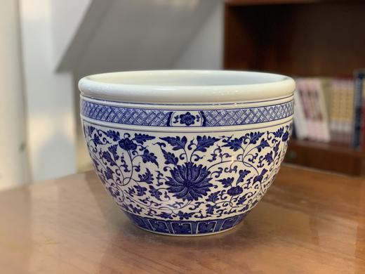 柴窑青花缠枝莲聚宝缸 商品图0