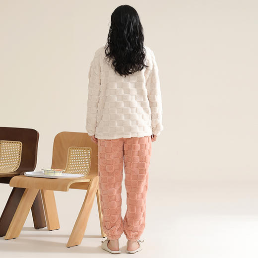 【冬季新品】洁丽雅正品珊瑚绒睡衣圆领拼色甜美少女风家居服套装 商品图4