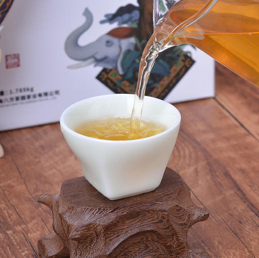 2022班章橡筋饼普洱生茶357克 商品图2