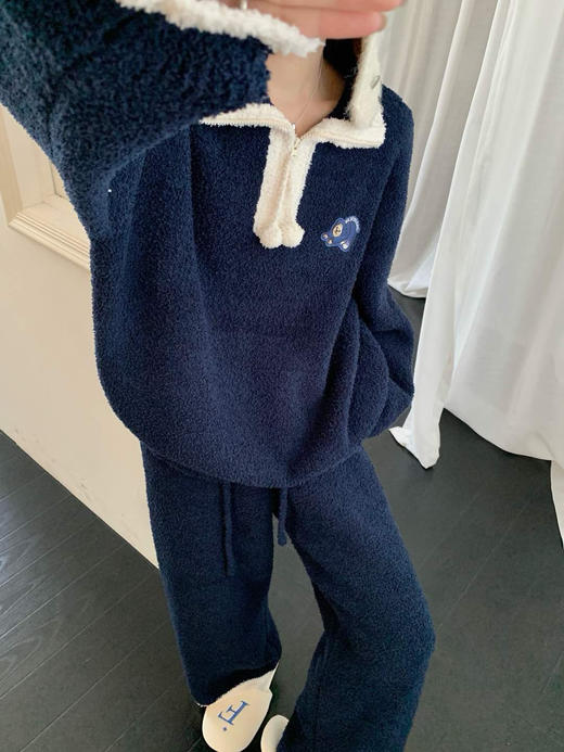【小熊同款】2025新款睡衣女秋冬加厚翻领高领保暖家居服套装
云感暖融融半边绒 绵密松软 商品图9