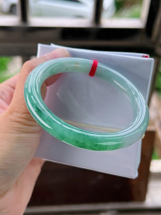 55圆条翡翠手镯 商品图0