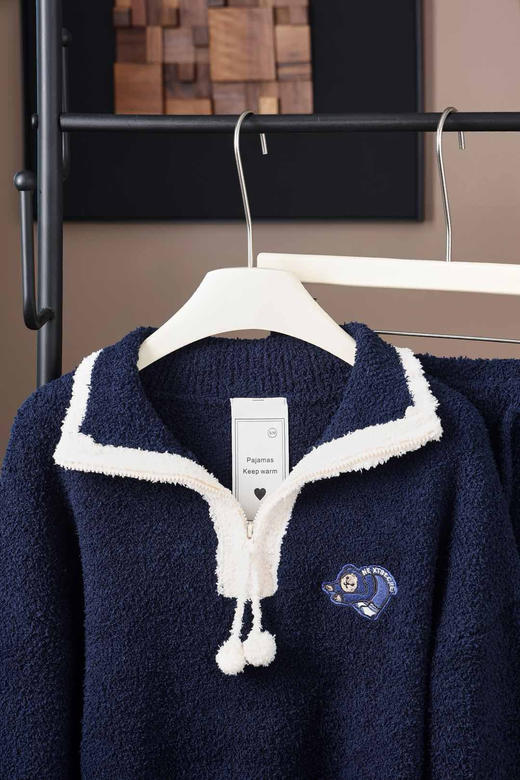 【小熊同款】2025新款睡衣女秋冬加厚翻领高领保暖家居服套装
云感暖融融半边绒 绵密松软 商品图3