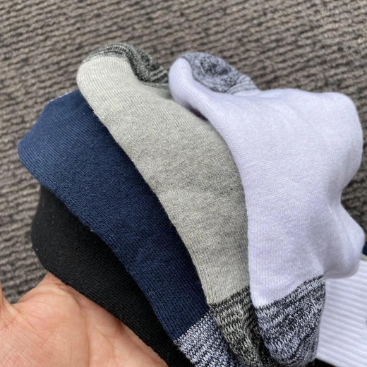 正品卡拉威高尔夫长筒男袜，毛巾底。只有黑色和灰色。均码39-45。五双一组。 商品图2