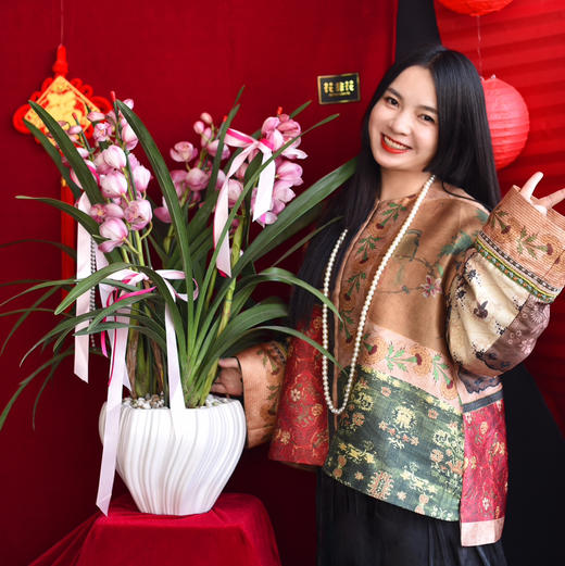 中号粉色大花蕙兰盆栽 商品图0