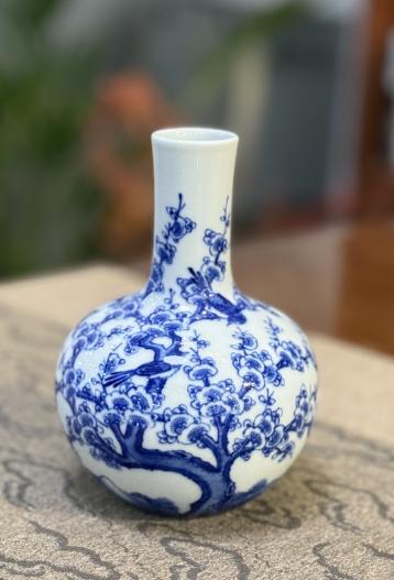 柴窑青花喜上眉梢天球瓶 商品图0