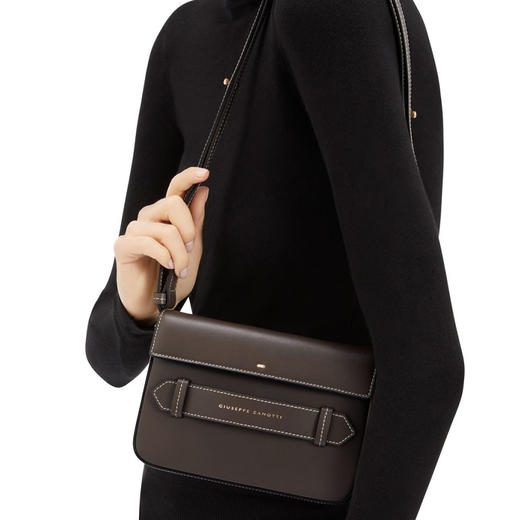 Giuseppe Zanotti 女士字母徽标单肩包 棕色 IB40007003 商品图3