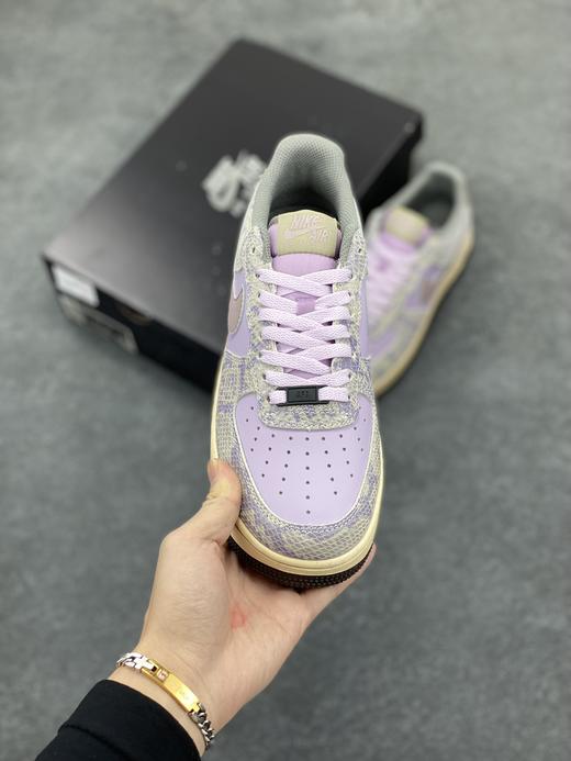 福利来袭!! 过年该买新鞋咯~ 蛇年限定Nike Air Force 1 Low  蛇鳞紫灰 颜色超美，经典空军版型 百搭不挑人 原楦头原纸板 打造纯正空军版型 商品图1