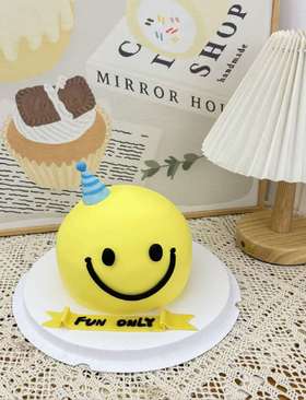 圆形笑脸蛋糕