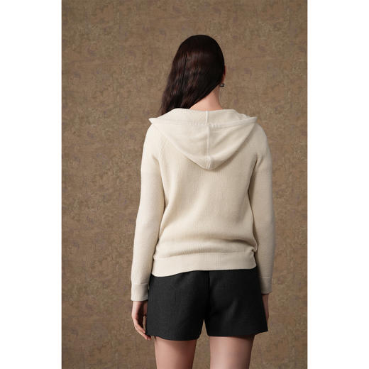 【两色可选】乔万尼冬新品绵羊毛开衫连帽休闲纯色减龄简约针织衫EI4M635 商品图4